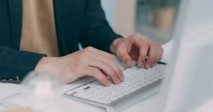 DIGITALISASI ADMINISTRASI KANTOR: TANTANGAN DAN PERAN MANAJER ADMINISTRASI