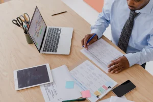 DIGITALISASI ADMINISTRASI KANTOR UNTUK MENINGKATKAN EFISIENSI KERJA