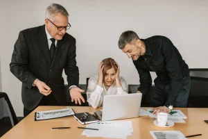 CARA MENERAPKAN PROBLEM SOLVING ADMINISTRASI UNTUK MENGATASI HAMBATAN OPERASIONAL