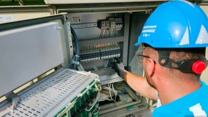CARA MENJALANKAN ELECTRICAL MAINTENANCE UNTUK MENCEGAH DOWNTIME INDUSTRI