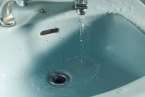 DRAINASE DAN PEMBUANGAN AIR LIMBAH DALAM SISTEM PLUMBING GEDUNG