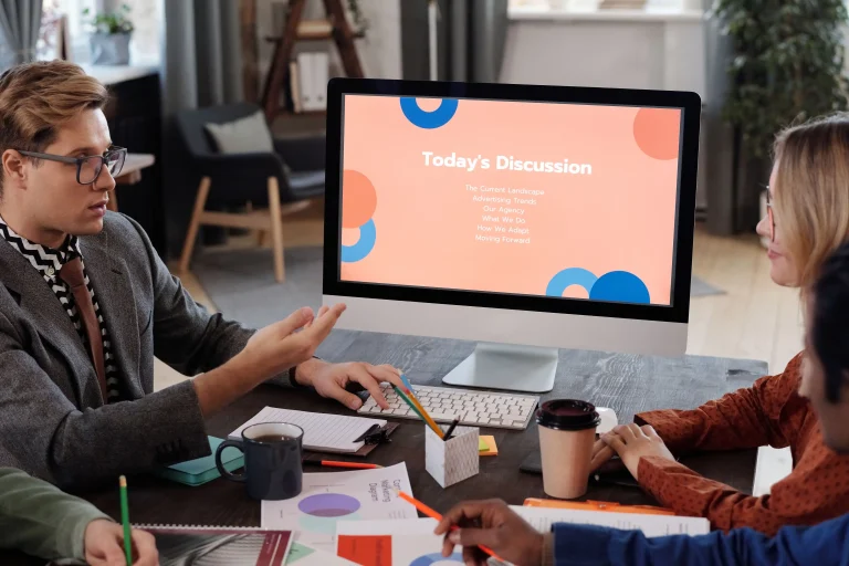 MEMBUAT PRESENTASI BISNIS YANG EFEKTIF BERBEKAL POWERPOINT