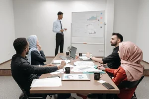 MENGHUBUNGKAN HASIL PENILAIAN KINERJA DENGAN PROGRAM EMPLOYEE DEVELOPMENT