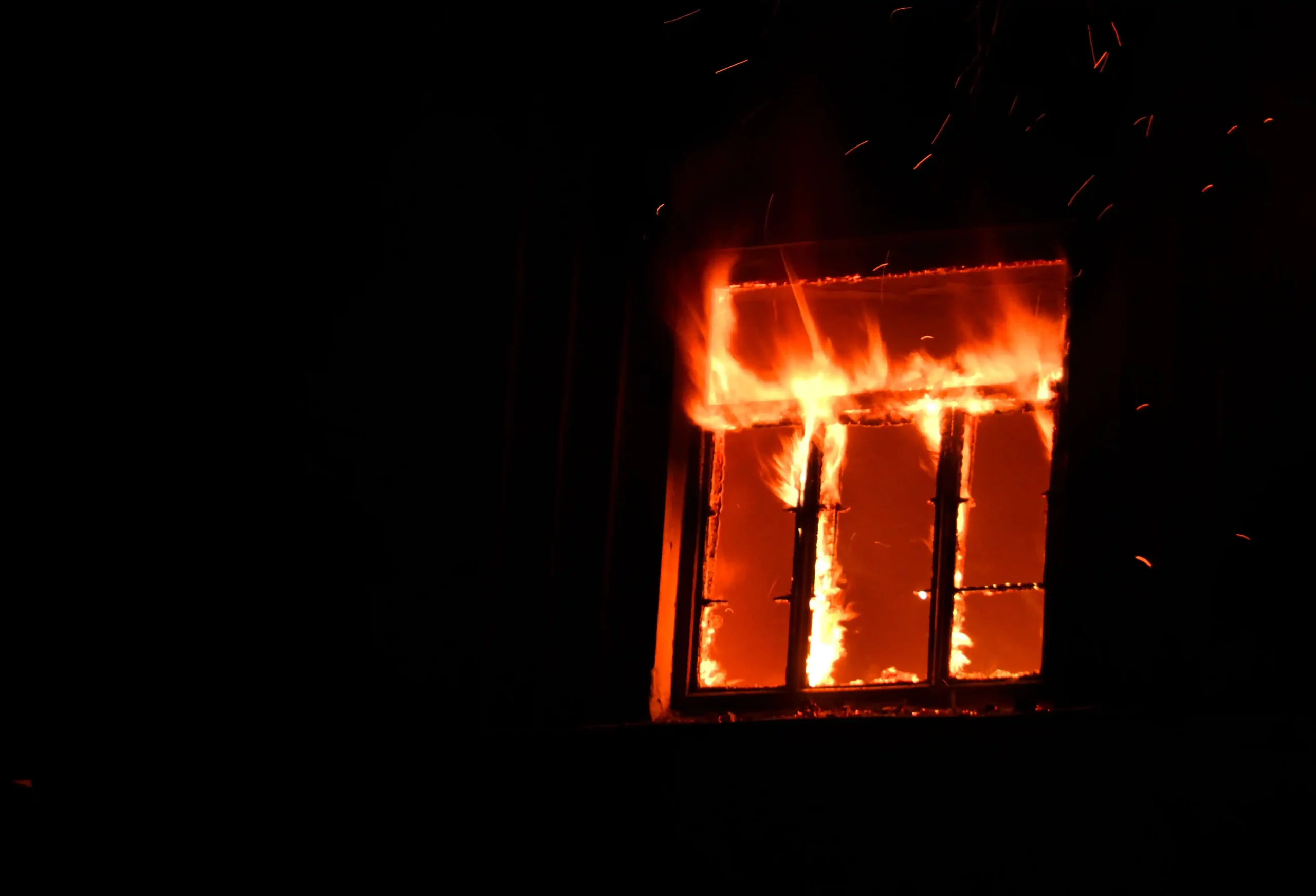 5 BAHAYA ARC FLASH YANG MENGANCAM PEKERJA DAN PERALATAN