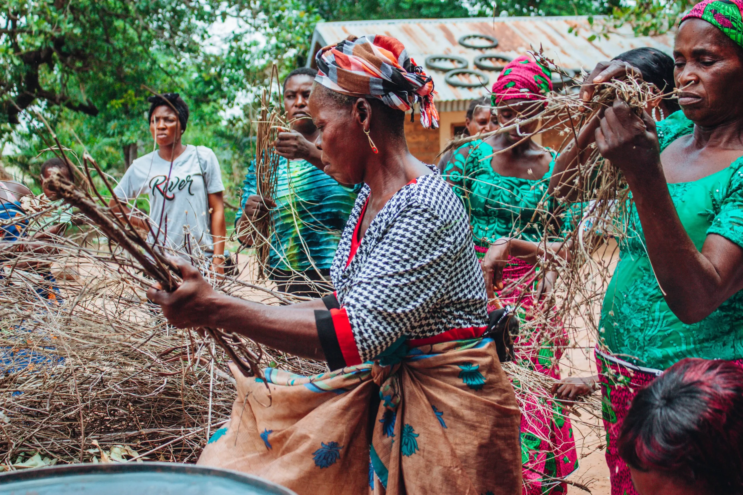 BAGAIMANA CARA MEMBANGUN KOMUNIKASI EFEKTIF DENGAN KELOMPOK PENGELOLAAN HUTAN